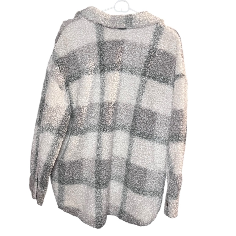 ☘️ Blu Pepper Gray Plaid Sherpa Shacket  Size M - Picture 2 of 3